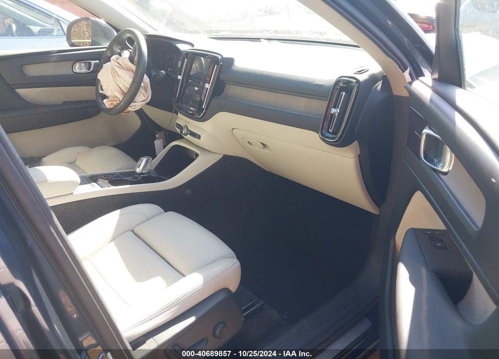 2019 VOLVO XC40 T5 INSCRIPTION VIN: YV4162UL7K2101771