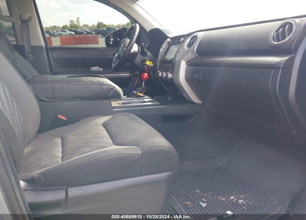 2019 TOYOTA TUNDRA SR5 5.7L V8 VIN: 5TFUW5F14KX835123