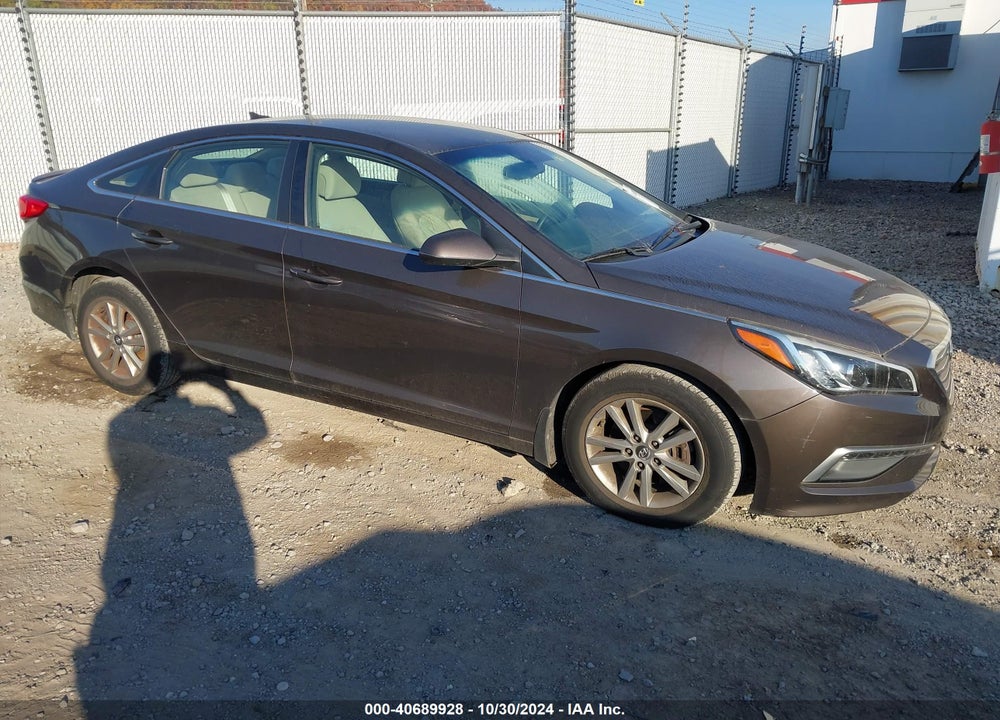 2015 HYUNDAI SONATA SE VIN: 5NPE24AFXFH246737