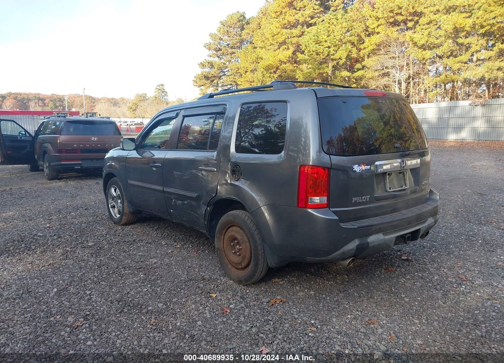2012 HONDA PILOT TOURING VIN: 5FNYF4H97CB010980