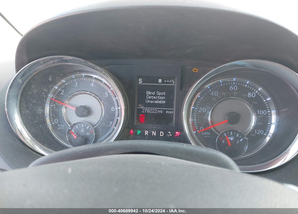 2011 CHRYSLER TOWN & COUNTRY TOURING-L VIN: 2A4RR8DG6BR609714