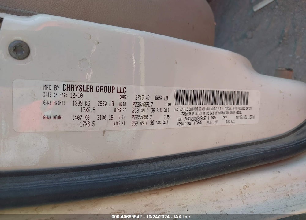 2011 CHRYSLER TOWN & COUNTRY TOURING-L VIN: 2A4RR8DG6BR609714