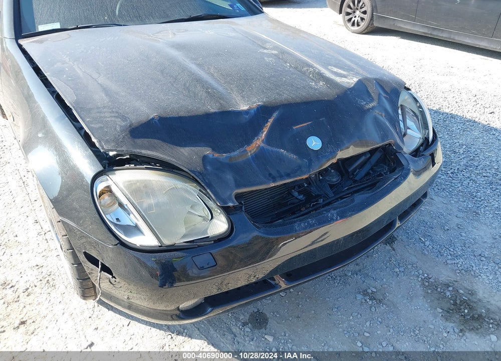 2000 MERCEDES-BENZ SLK 230 KOMPRESSOR VIN: WDBKK47F0YF146197