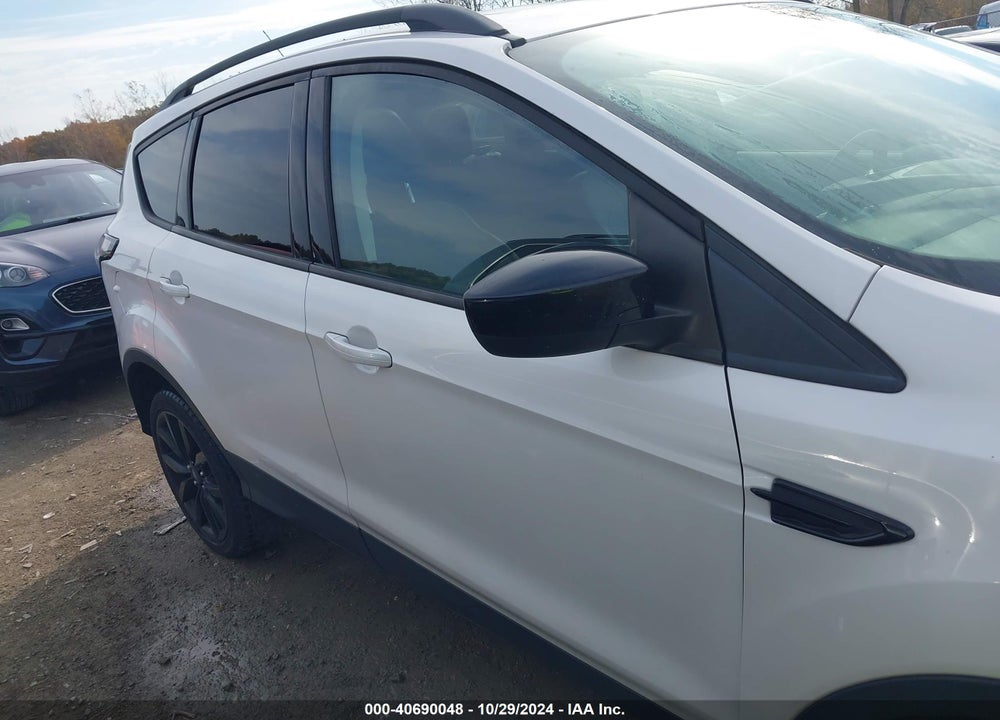 2017 FORD ESCAPE SE VIN: 1FMCU9G90HUB71955