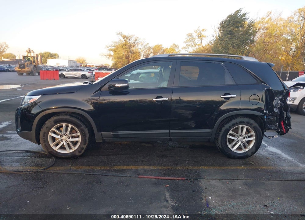 2014 KIA SORENTO LX VIN: 5XYKT4A62EG495815
