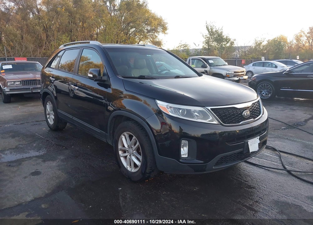 2014 KIA SORENTO LX VIN: 5XYKT4A62EG495815