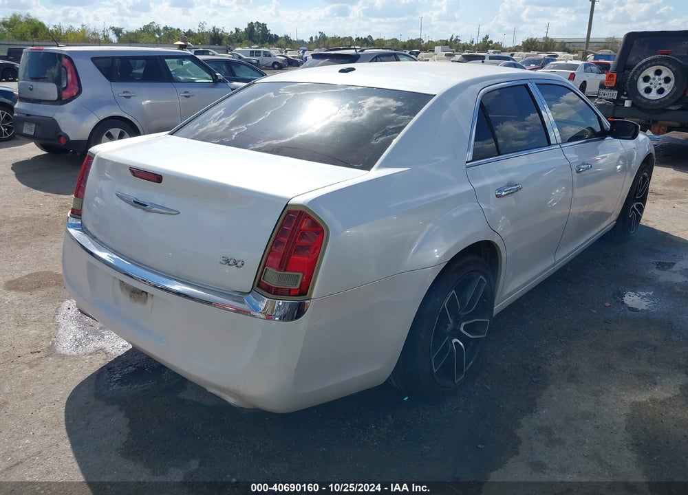 2011 CHRYSLER 300 LIMITED VIN: 2C3CA5CG5BH528412
