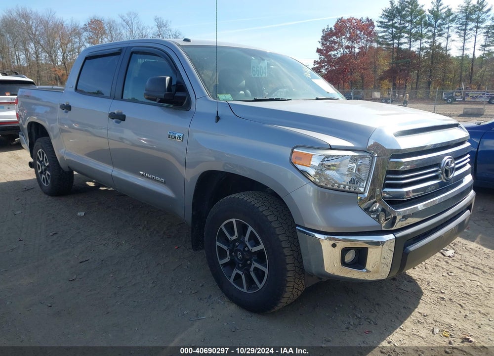 2017 TOYOTA TUNDRA SR5 5.7L V8 VIN: 5TFDY5F14HX614401
