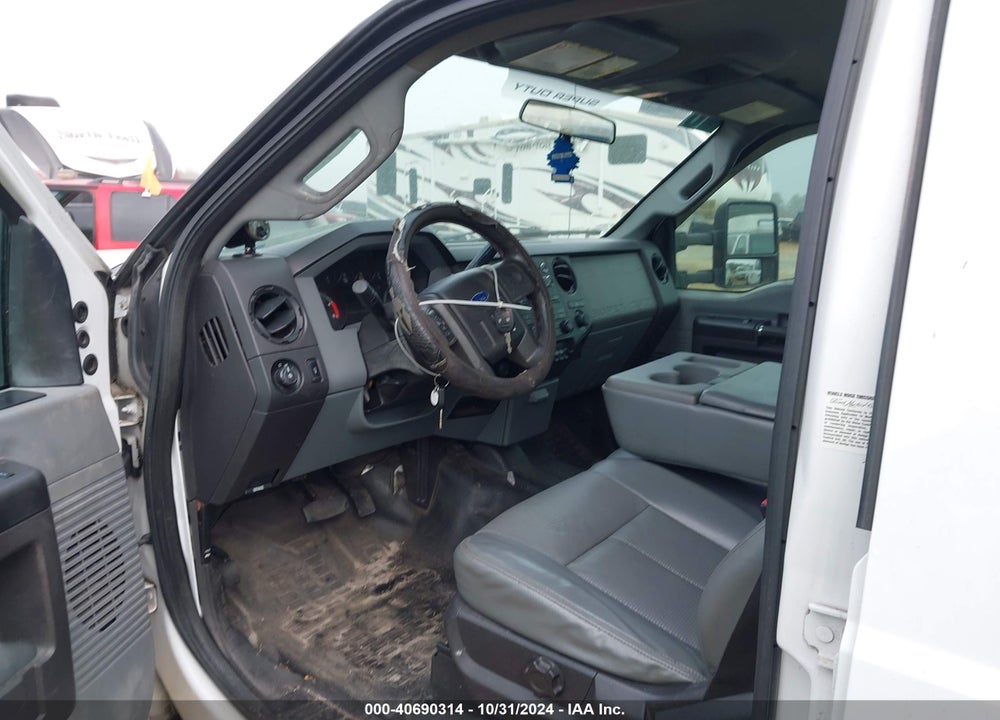 2014 FORD F-350 CHASSIS XL VIN: 1FD8W3HT6EEA95803