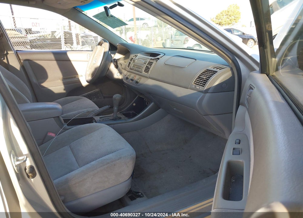 2004 TOYOTA CAMRY LE VIN: 4T1BE32K54U320810