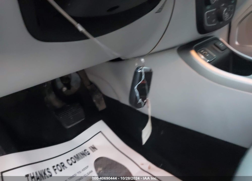 2019 JEEP COMPASS LATITUDE FWD VIN: 3C4NJCBB2KT640140