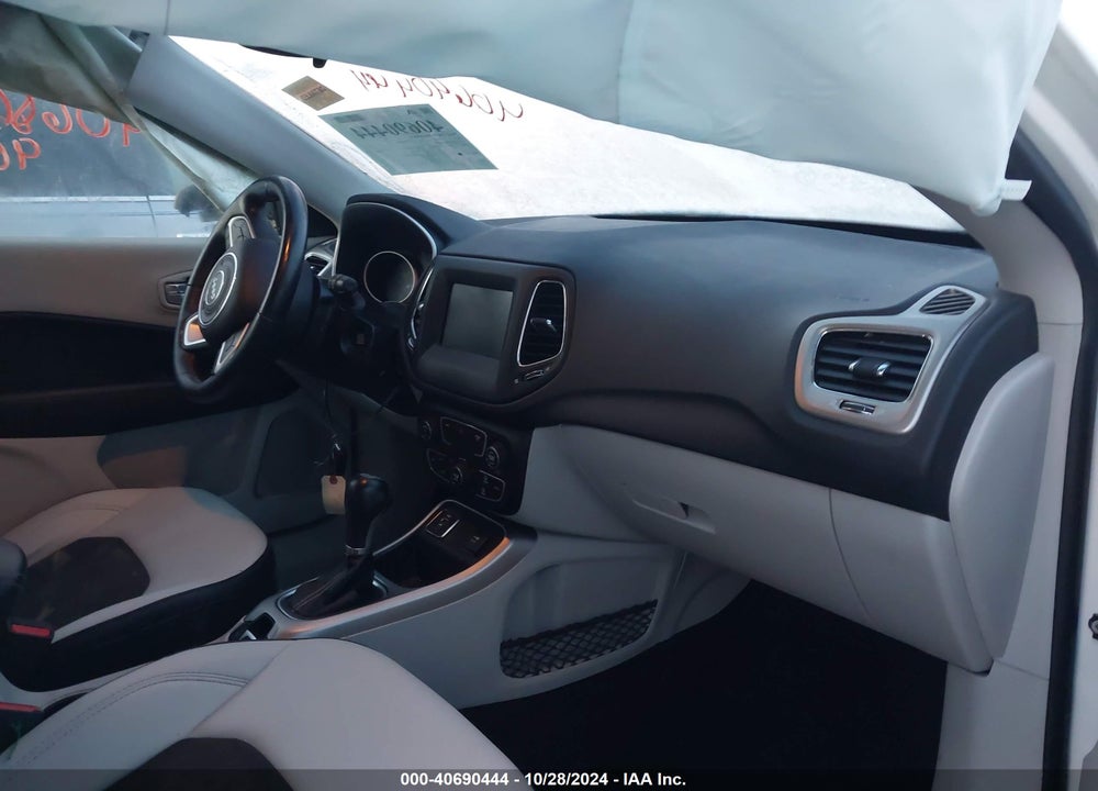 2019 JEEP COMPASS LATITUDE FWD VIN: 3C4NJCBB2KT640140