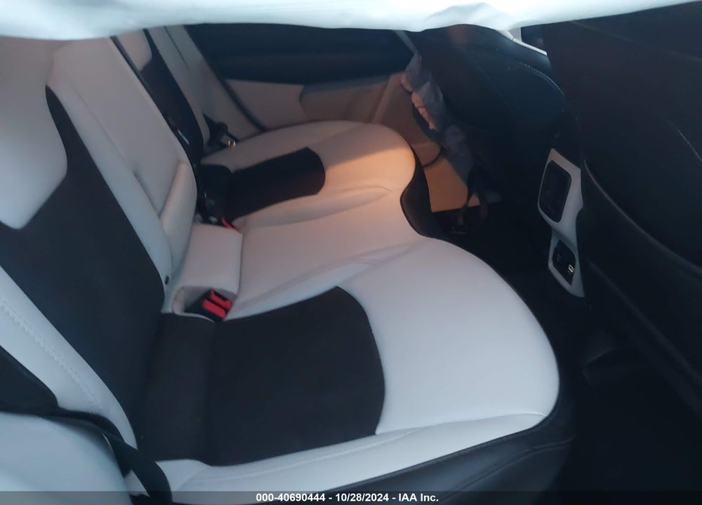 2019 JEEP COMPASS LATITUDE FWD VIN: 3C4NJCBB2KT640140