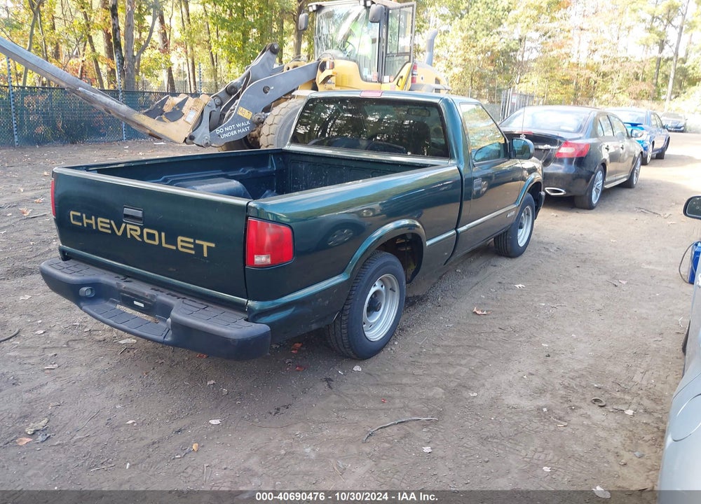 2002 CHEVROLET S-10 VIN: 1GCCS145128141666