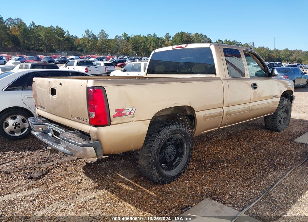 2000 CHEVROLET SILVERADO 1500 LS VIN: 1GCEK19T7YE119570