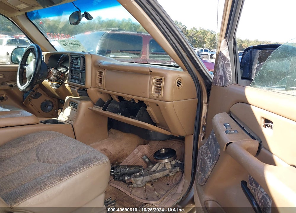 2000 CHEVROLET SILVERADO 1500 LS VIN: 1GCEK19T7YE119570
