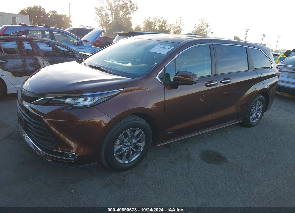 2021 TOYOTA SIENNA XLE VIN: 5TDYRKEC8MS032009