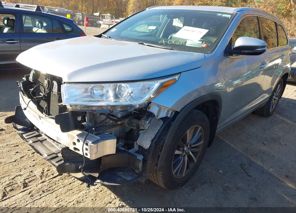 2017 TOYOTA HIGHLANDER XLE VIN: 5TDJZRFHXHS356573