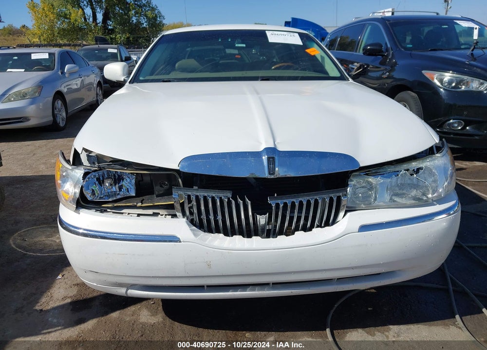 2000 LINCOLN TOWN CAR CARTIER VIN: 1LNHM83W3YY873689