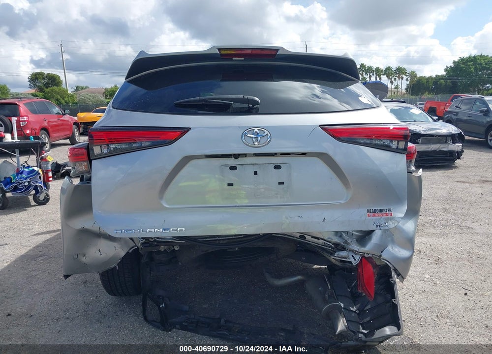 2021 TOYOTA HIGHLANDER XLE VIN: 5TDGZRAH2MS049717