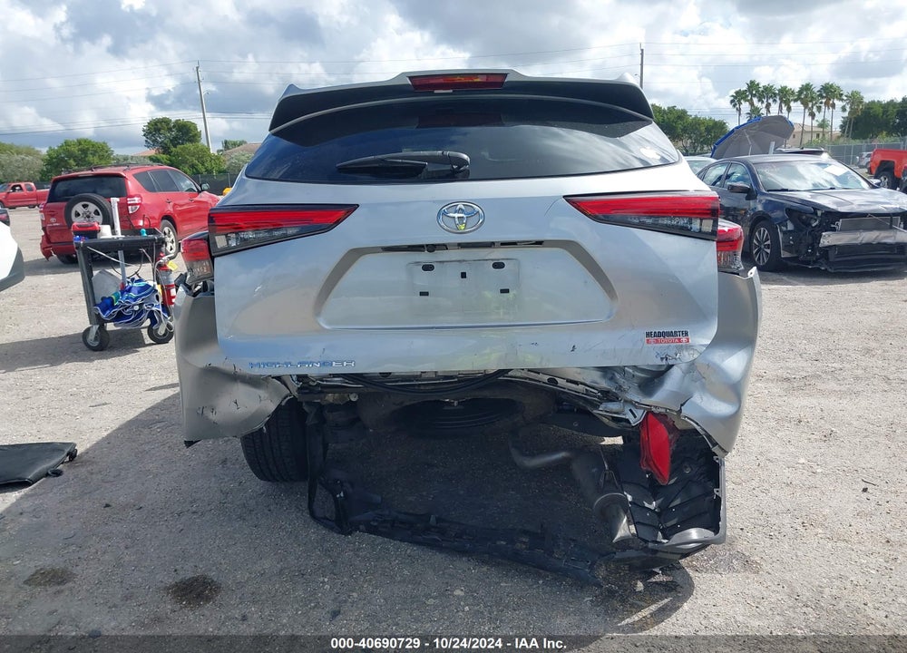2021 TOYOTA HIGHLANDER XLE VIN: 5TDGZRAH2MS049717