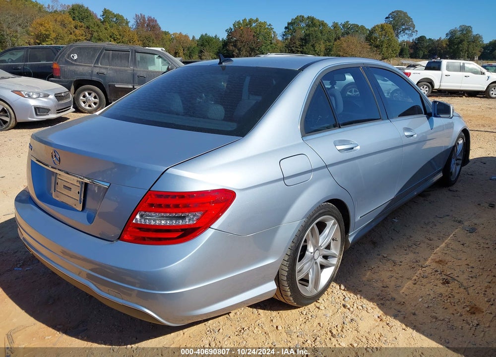 2013 MERCEDES-BENZ C 250 LUXURY/SPORT VIN: WDDGF4HB1DR246427