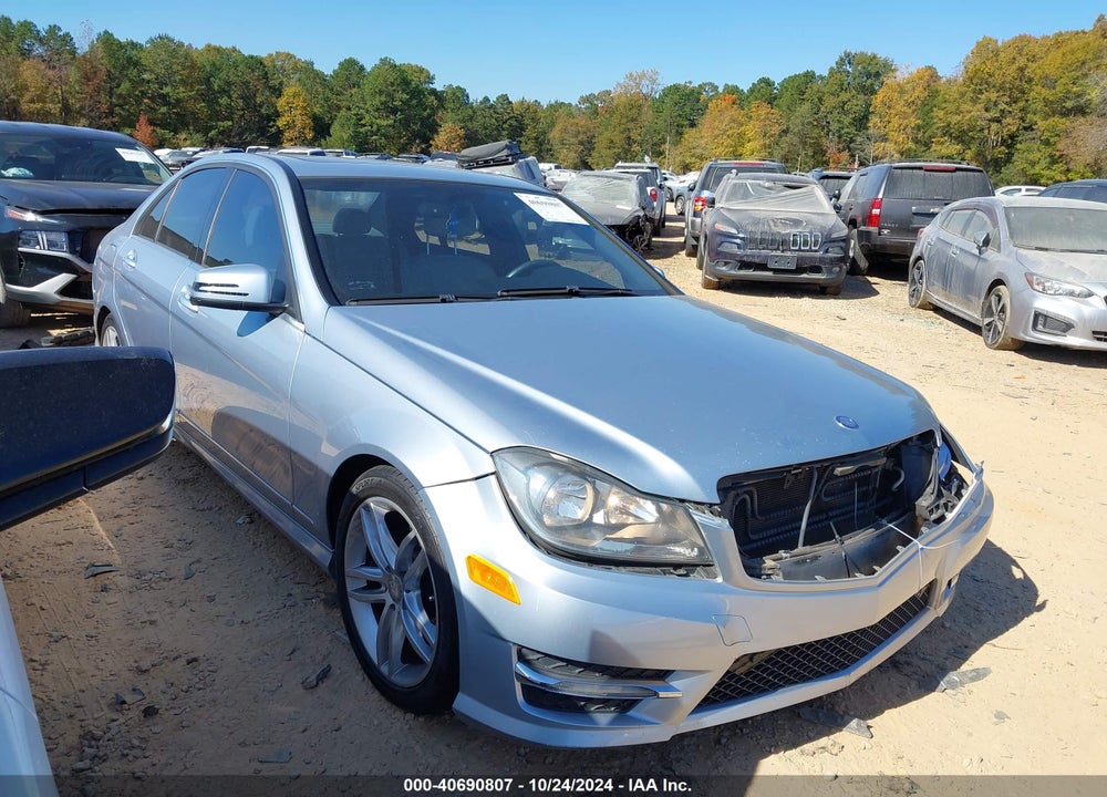 2013 MERCEDES-BENZ C 250 LUXURY/SPORT VIN: WDDGF4HB1DR246427