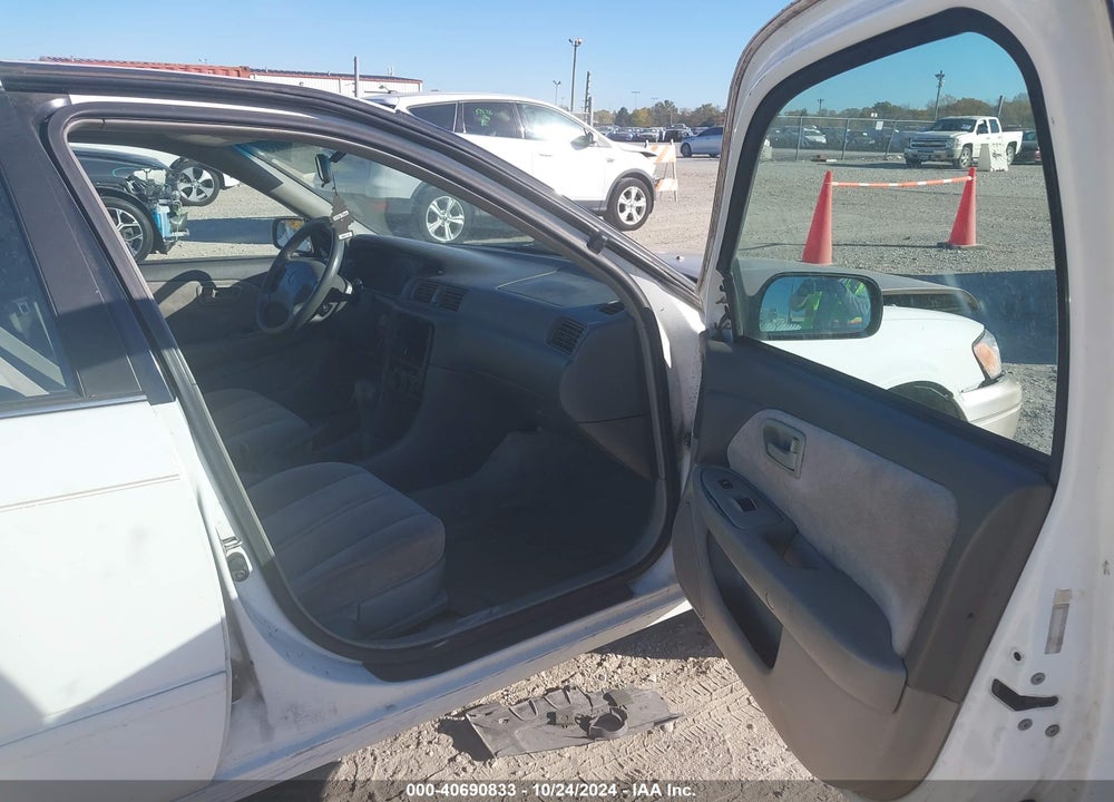 1998 TOYOTA CAMRY LE VIN: 4T1BG22K4WU244455