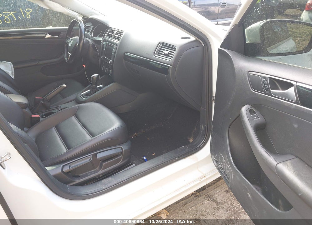 2017 VOLKSWAGEN JETTA 1.8T SEL/1.8T SEL PREMIUM VIN: 3VWL17AJ5HM370487
