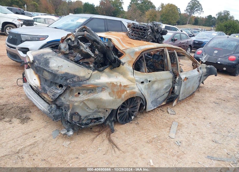 2019 TOYOTA CAMRY SE VIN: 4T1B11HK5KU681300