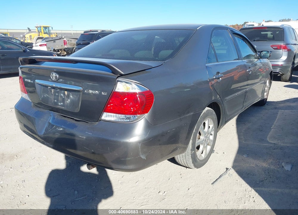 2005 TOYOTA CAMRY XLE VIN: 4T1BE32K35U972133