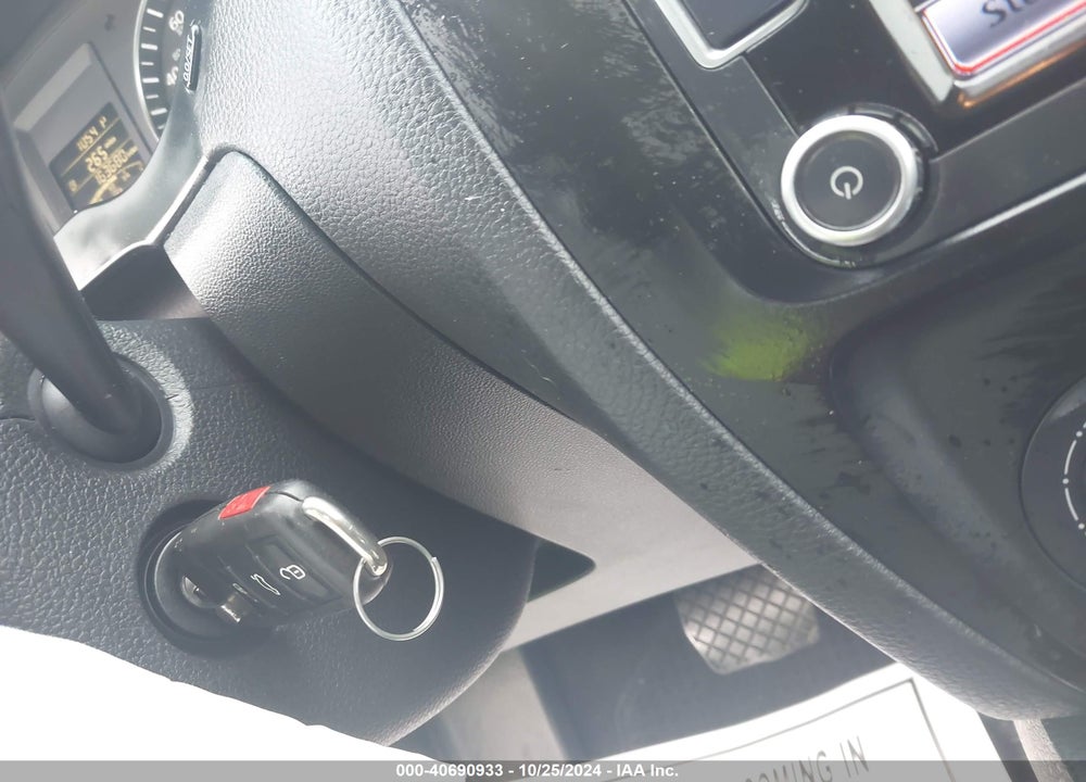 2013 VOLKSWAGEN JETTA 2.0L TDI VIN: 3VWLL7AJ1DM441317