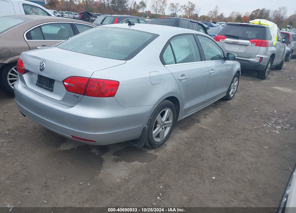 2013 VOLKSWAGEN JETTA 2.0L TDI VIN: 3VWLL7AJ1DM441317