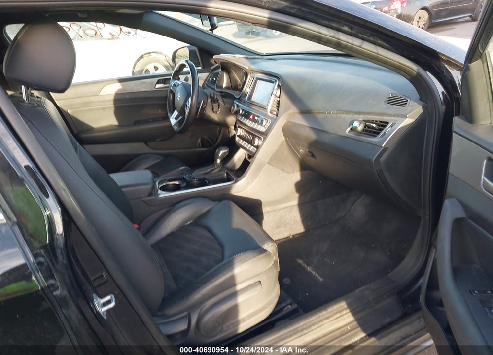 2018 HYUNDAI SONATA SPORT VIN: 5NPE34AF0JH677819