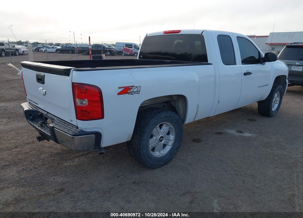 2008 CHEVROLET SILVERADO 1500 LT1 VIN: 2GCEK19J581314213
