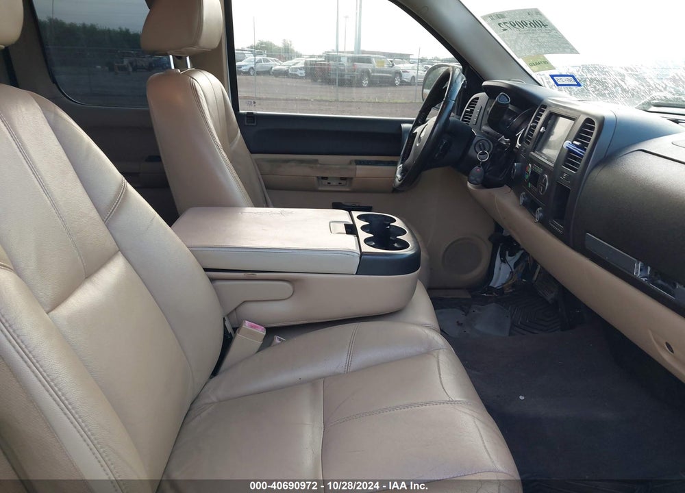 2008 CHEVROLET SILVERADO 1500 LT1 VIN: 2GCEK19J581314213