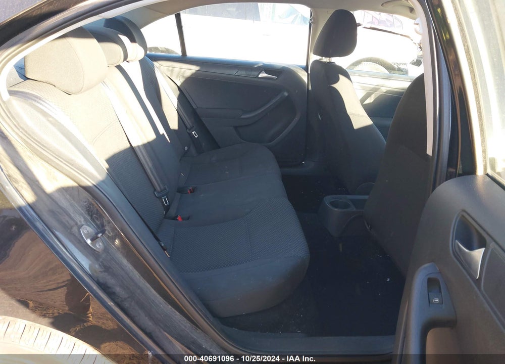 2012 VOLKSWAGEN JETTA 2.0L S VIN: 3VW2K7AJ7CM391892