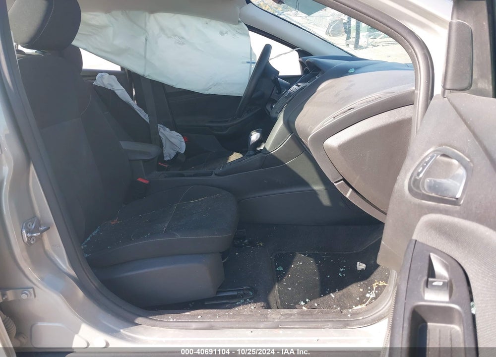 2015 FORD FOCUS SE VIN: 1FADP3F25FL316398