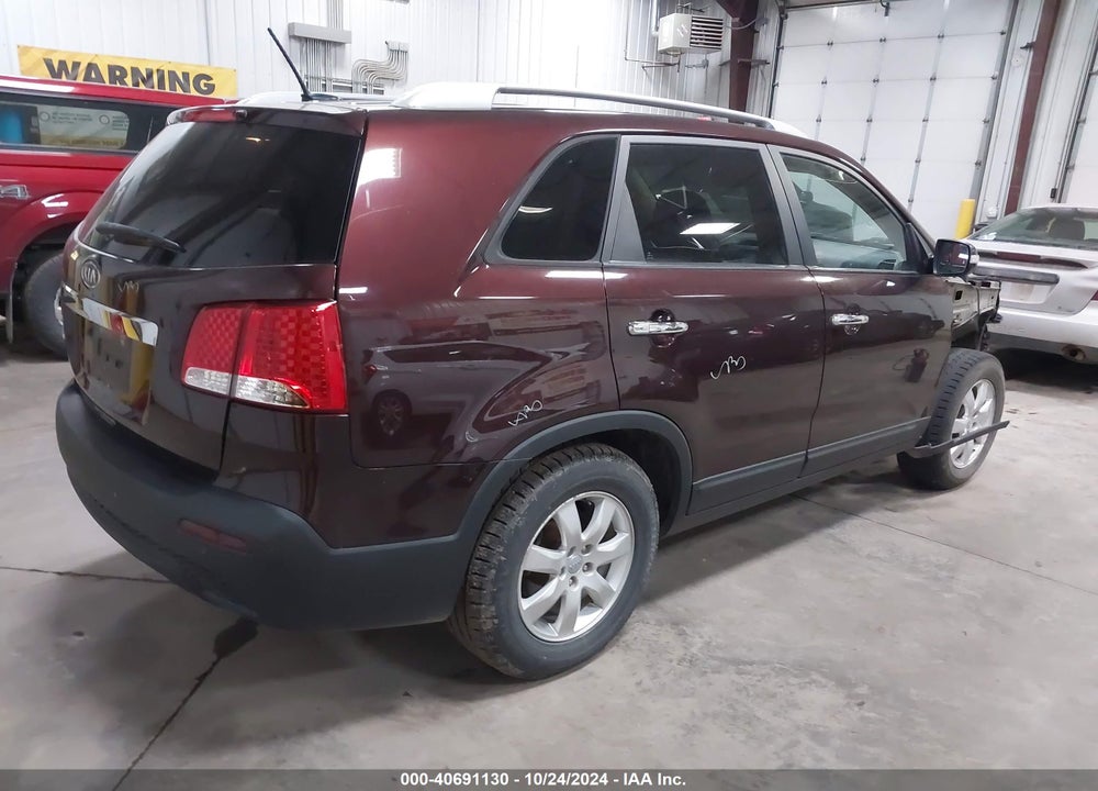 2013 KIA SORENTO LX VIN: 5XYKT3A67DG348141