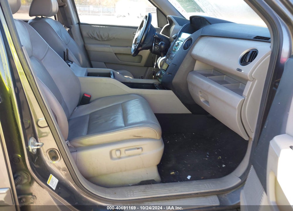 2011 HONDA PILOT EX-L VIN: 5FNYF4H77BB014685