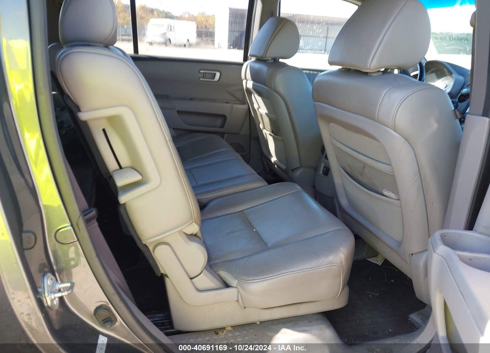 2011 HONDA PILOT EX-L VIN: 5FNYF4H77BB014685