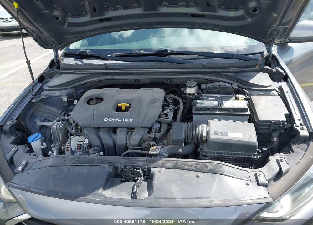 2018 HYUNDAI ELANTRA SE VIN: 5NPD74LF5JH380087