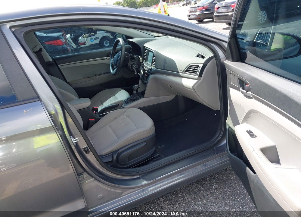 2018 HYUNDAI ELANTRA SE VIN: 5NPD74LF5JH380087