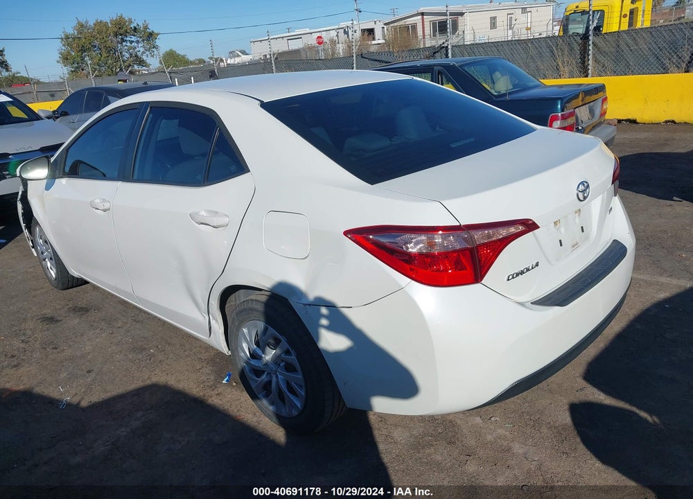 2019 TOYOTA COROLLA LE VIN: 5YFBURHE5KP946167