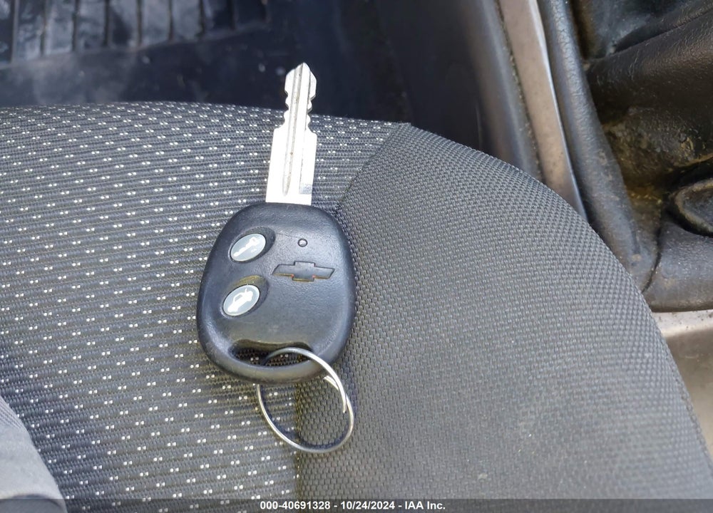 2007 CHEVROLET AVEO LS VIN: KL1TD56687B188332