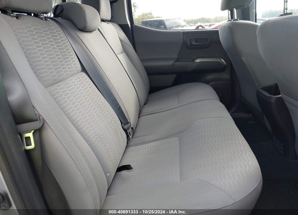 2018 TOYOTA TACOMA SR5 V6 VIN: 3TMAZ5CN2JM073870