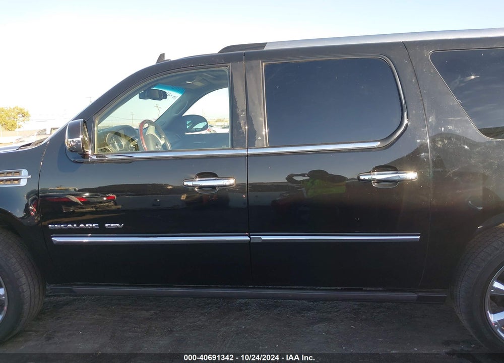 2012 CADILLAC ESCALADE ESV LUXURY VIN: 1GYS4HEF3CR213706