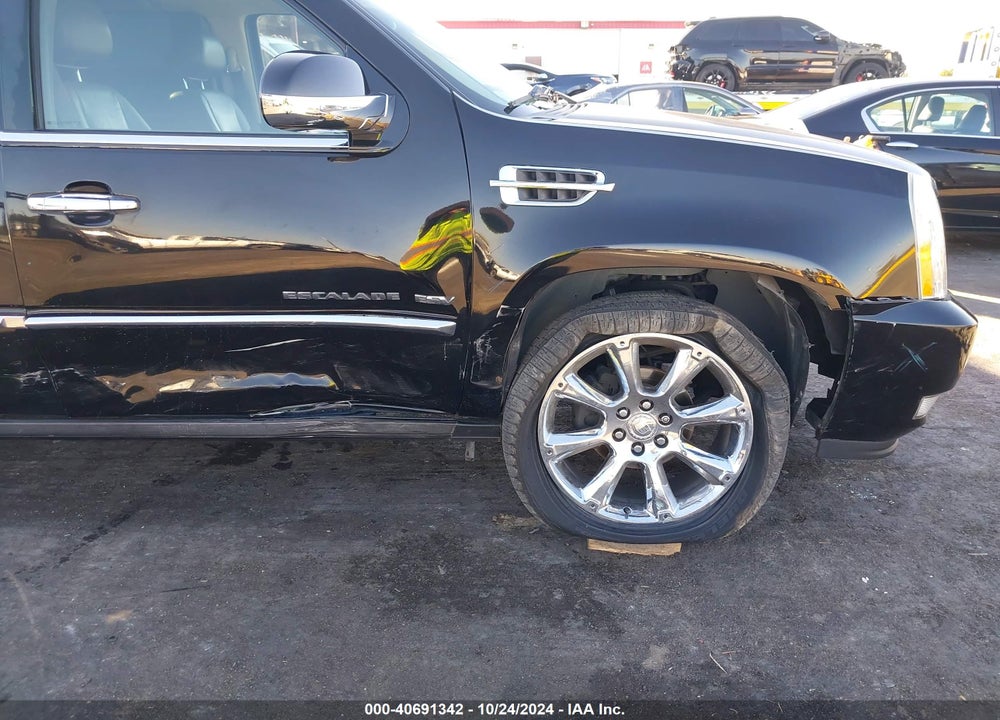 2012 CADILLAC ESCALADE ESV LUXURY VIN: 1GYS4HEF3CR213706