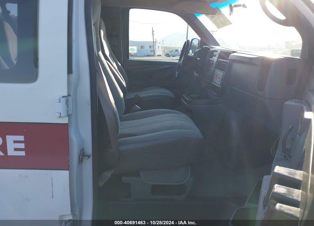 2004 CHEVROLET EXPRESS VIN: 1GAHG39U441233443