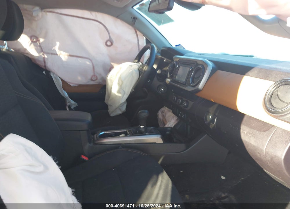 2019 TOYOTA TACOMA SR5 V6 VIN: 3TMAZ5CN5KM079244